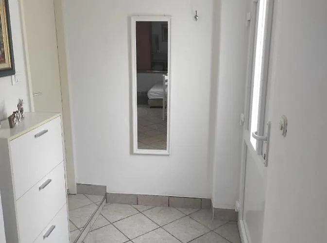 דירה Petrov שיבניק